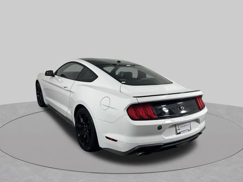 Used 2018 Ford Mustang Coupe w/ Equipment Group 101A RWD image 31