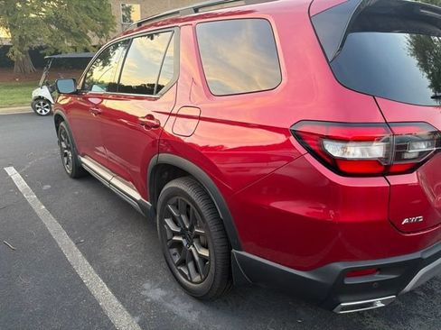 Used 2024 Honda Pilot Touring image 7