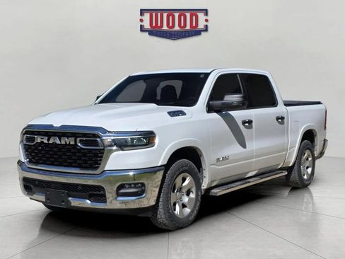 Used 2025 RAM 1500 Big Horn AWD/4WD image 3
