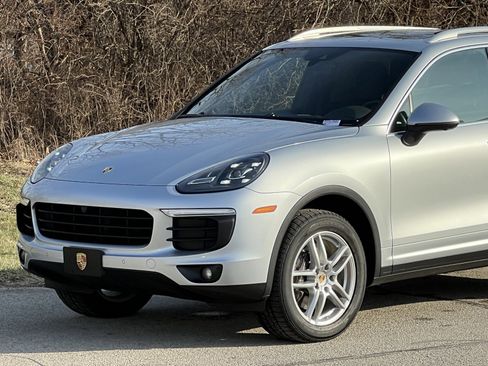 Used 2016 Porsche Cayenne image 10
