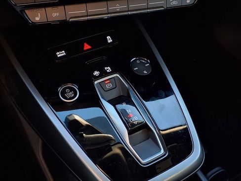 Used 2023 Audi Q4 e-tron Premium image 11