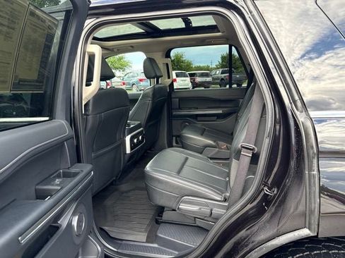Used 2024 Ford Expedition XLT AWD/4WD image 19
