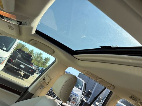 Used 2018 Lexus GX 460 Luxury AWD/4WD image 36
