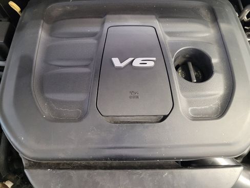 Used 2018 Jeep Grand Cherokee Laredo RWD image 30