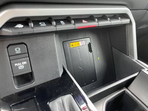 Used 2024 Toyota Sequoia Platinum AWD/4WD image 19