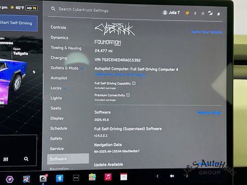 Used 2024 Tesla Cybertruck AWD Crew Cab image 15