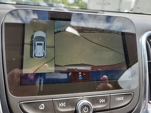 Used 2018 Chevrolet Equinox Premier AWD/4WD image 21