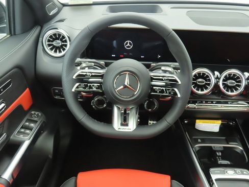 Used 2026 Mercedes-Benz GLB 35 AMG 4MATIC image 11