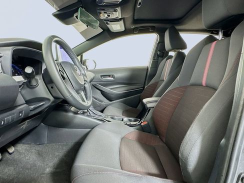Used 2025 Toyota Corolla SE w/ SE Premium Package FWD image 11