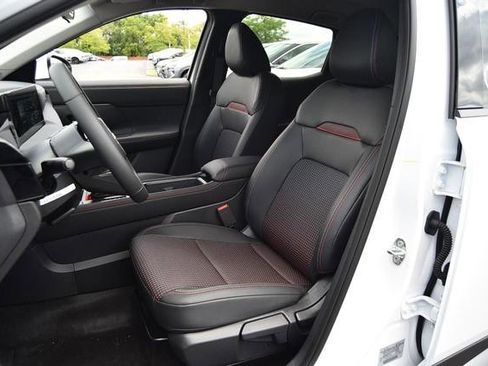 New 2025 Nissan Kicks SR image 24