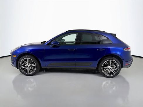 Certified 2026 Porsche Macan AWD/4WD image 2
