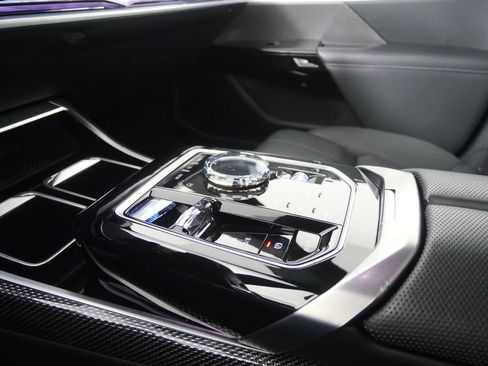 Certified 2023 BMW i7 xDrive60 image 23