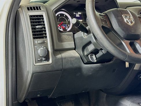 Used 2018 RAM 2500 Tradesman w/ Chrome Appearance Group image 8