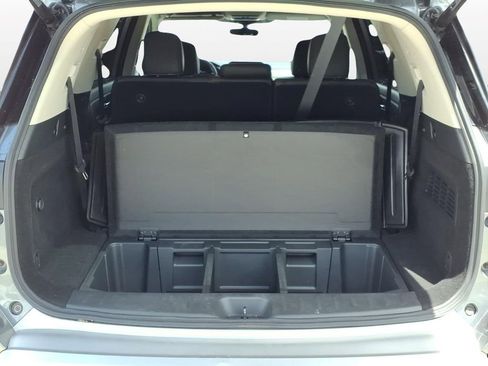 Used 2024 Nissan Pathfinder Platinum w/ Cargo Package FWD image 10