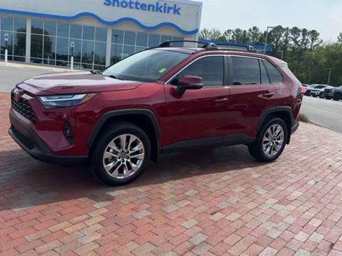 Used 2025 Toyota RAV4 XLE Premium FWD image 7