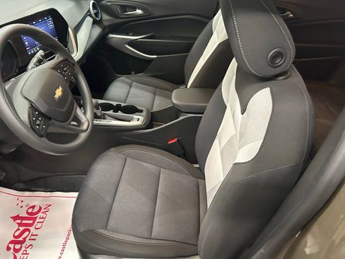 Used 2024 Chevrolet Trax LS w/ LS Convenience Package FWD image 12