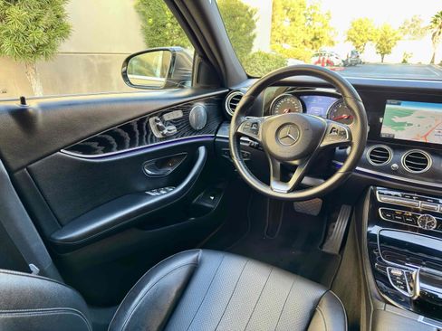 Used 2017 Mercedes-Benz E 400 4MATIC Wagon image 31