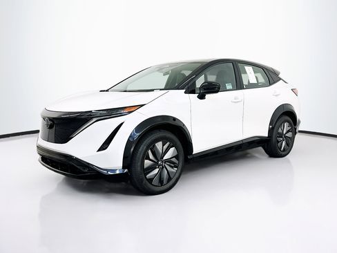 Used 2024 Nissan Ariya AWD image 3