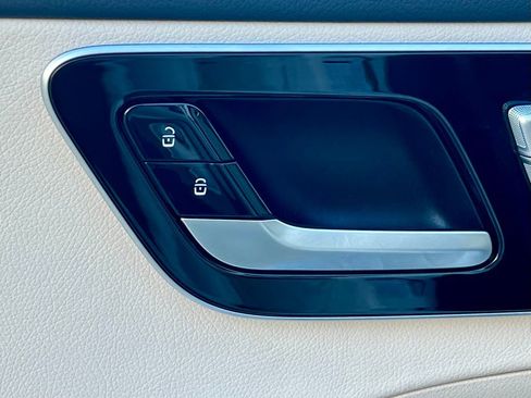 Certified 2024 Mercedes-Benz C 300 4MATIC Sedan image 27