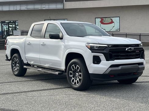 Used 2023 Chevrolet Colorado Z71 w/ Z71 Convenience Package 2 image 38