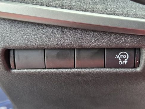 Used 2025 Nissan Kicks SV FWD image 33