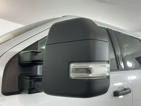 Used 2023 Ford F350 XLT w/ FX4 Off-Road Package AWD/4WD image 9