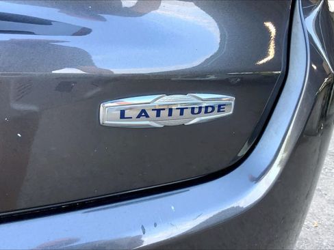 Used 2022 Jeep Compass Latitude w/ Convenience Group FWD image 9