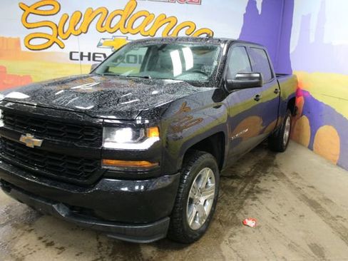 Used 2018 Chevrolet Silverado 1500 Custom w/ Custom Value Package AWD/4WD image 4