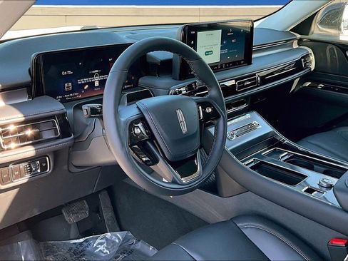 New 2026 Lincoln Aviator AWD image 7