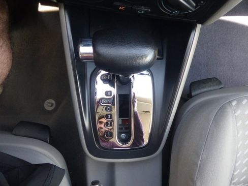 Used 2005 Volkswagen Jetta GL image 22