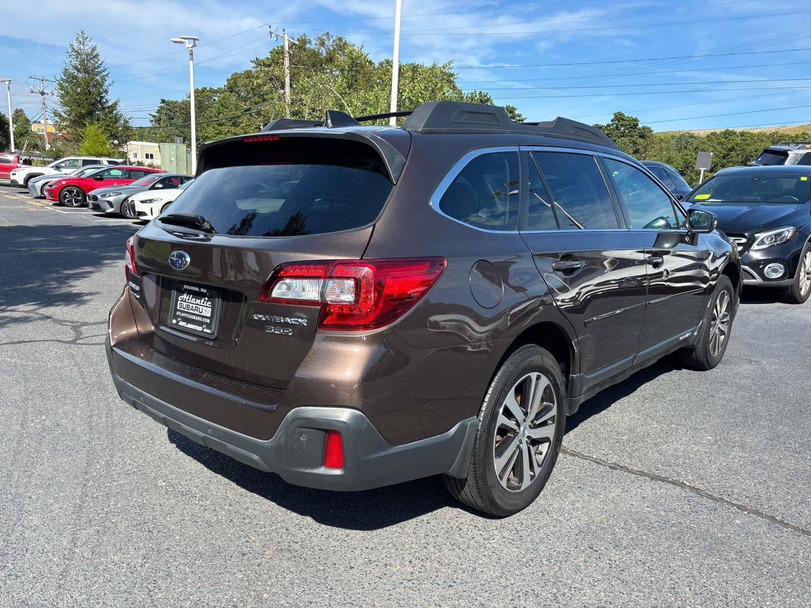 Used 2019 Subaru Outback 3.6R Limited AWD/4WD image 3