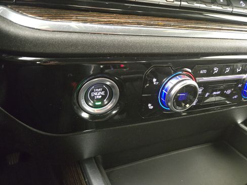 Certified 2024 GMC Sierra 1500 Elevation w/ LPO, Elevation Black Package AWD/4WD image 24