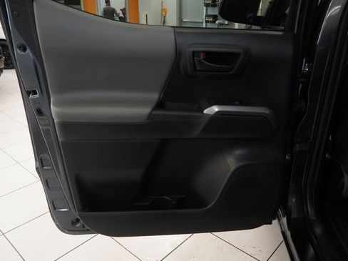 Used 2022 Toyota Tacoma SR5 AWD/4WD image 22