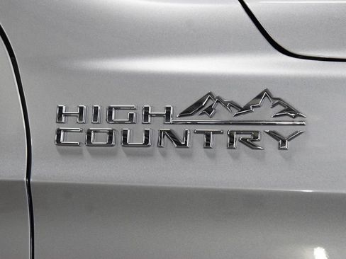 Used 2024 Chevrolet Tahoe High Country AWD/4WD image 14