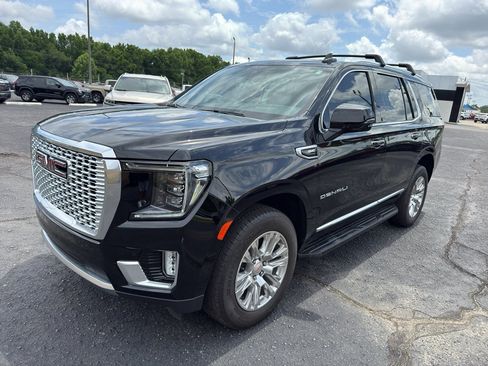 Used 2024 GMC Yukon Denali AWD/4WD image 3