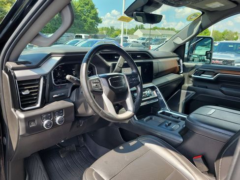 Used 2024 GMC Sierra 2500 Denali w/ Denali Reserve Package AWD/4WD image 17