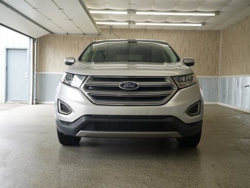 Used 2018 Ford Edge Titanium w/ Equipment Group 301A FWD image 2