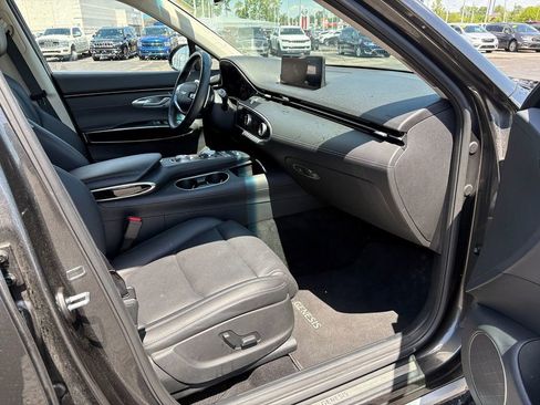 Used 2025 Genesis GV70 2.5T AWD/4WD image 10