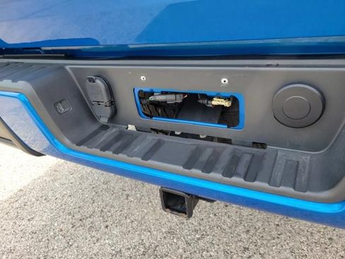 Used 2022 Chevrolet Colorado LT w/ LT Convenience Package AWD/4WD image 9