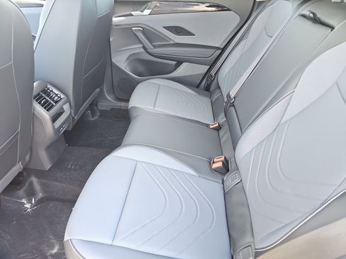 New 2026 Volkswagen Tiguan SE image 17