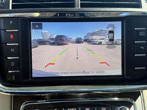 Used 2020 Lincoln Continental w/ Premium Package image 26