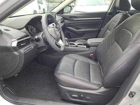 Used 2024 Nissan Altima 2.5 SR w/ SR Premium Package image 15