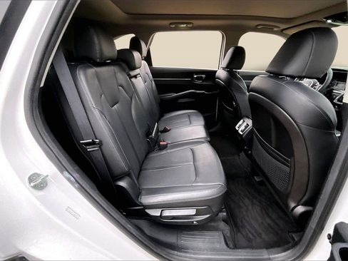 Certified 2022 Kia Sorento S w/ Panoramic Sunroof Package image 29
