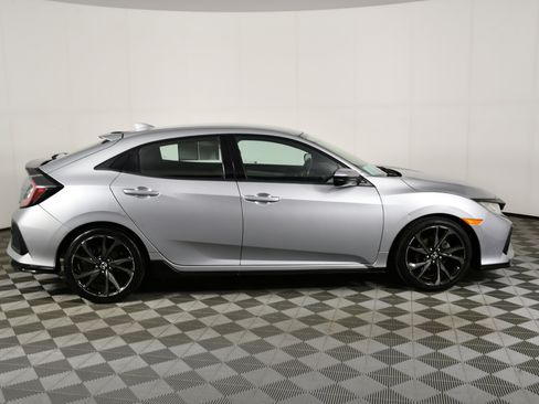 Used 2017 Honda Civic Sport image 5