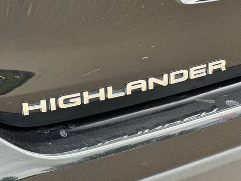 Certified 2024 Toyota Highlander LE image 53