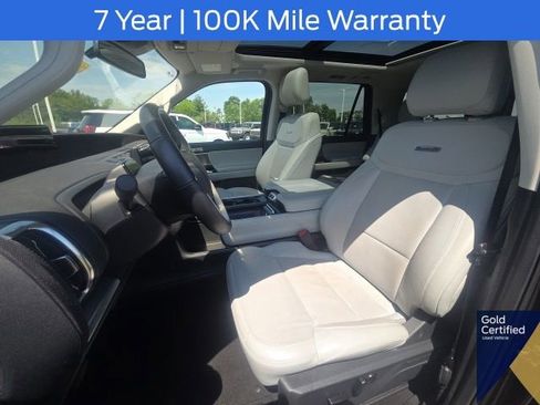 Used 2025 Ford Expedition Max Platinum w/ Driver's Package AWD/4WD image 35