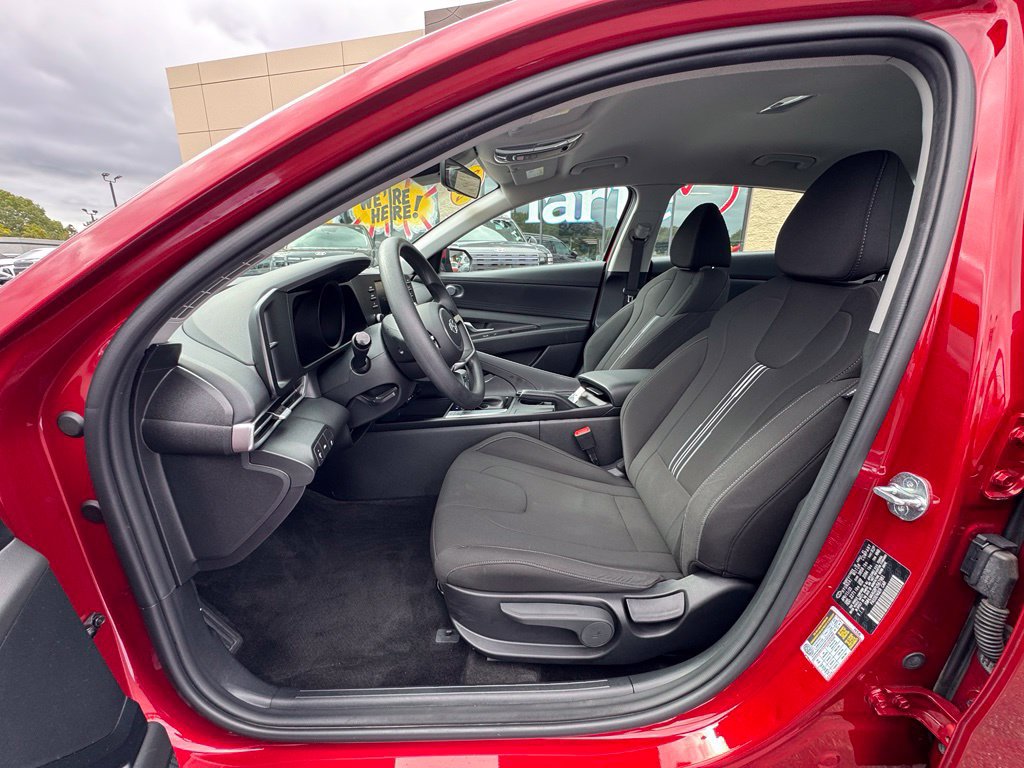 Used 2023 Hyundai Elantra SEL FWD image 28