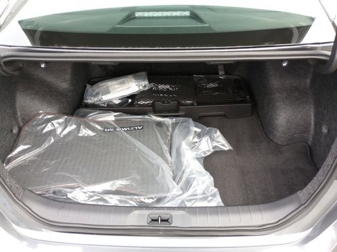 New 2025 Nissan Altima 2.5 SR image 15