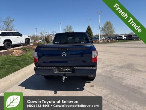 Used 2019 Nissan Titan SV w/ SV Convenience Package image 5
