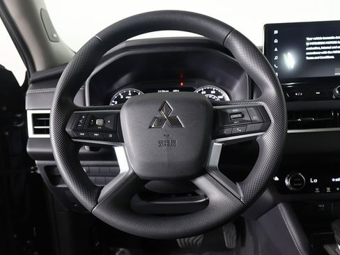 New 2026 Mitsubishi Outlander ES FWD image 36